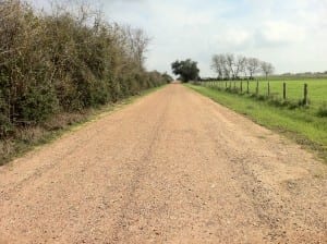 Camino rural tratado contra el polvo y el barro con Humicorp